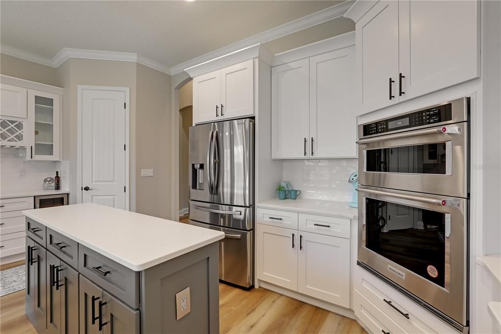 For Sale: $750,000 (5 beds, 4 baths, 3316 Square Feet)