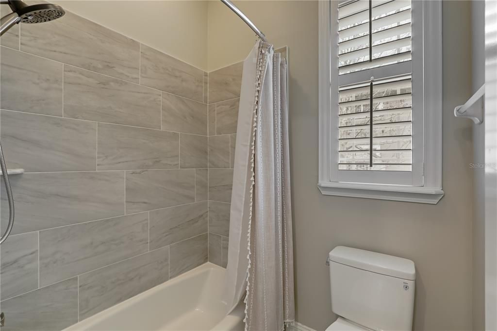 For Sale: $750,000 (5 beds, 4 baths, 3316 Square Feet)