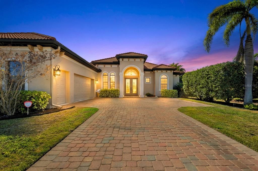For Sale: $1,230,000 (3 beds, 3 baths, 2886 Square Feet)