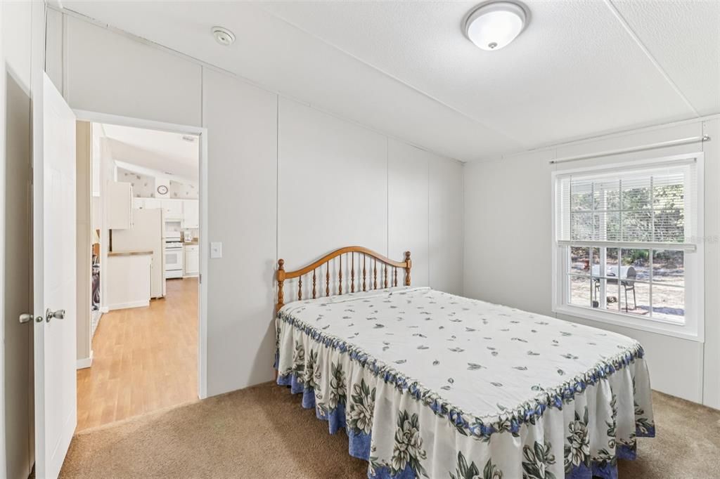 For Sale: $159,900 (3 beds, 2 baths, 1296 Square Feet)
