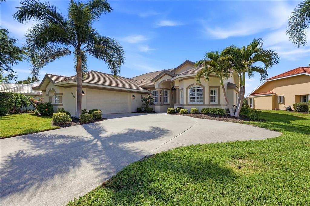 Active With Contract: $399,000 (2 beds, 2 baths, 2029 Square Feet)