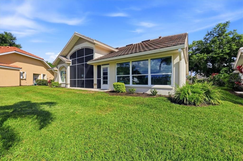 Active With Contract: $399,000 (2 beds, 2 baths, 2029 Square Feet)