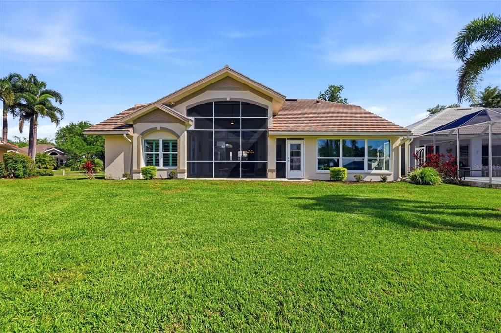 Active With Contract: $399,000 (2 beds, 2 baths, 2029 Square Feet)