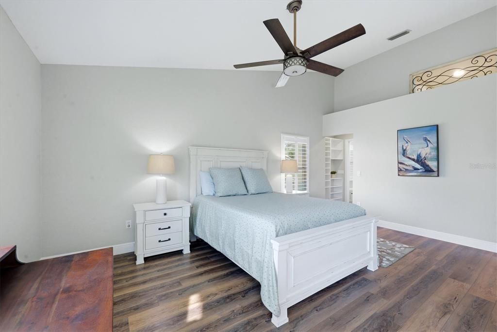 Active With Contract: $399,000 (2 beds, 2 baths, 2029 Square Feet)