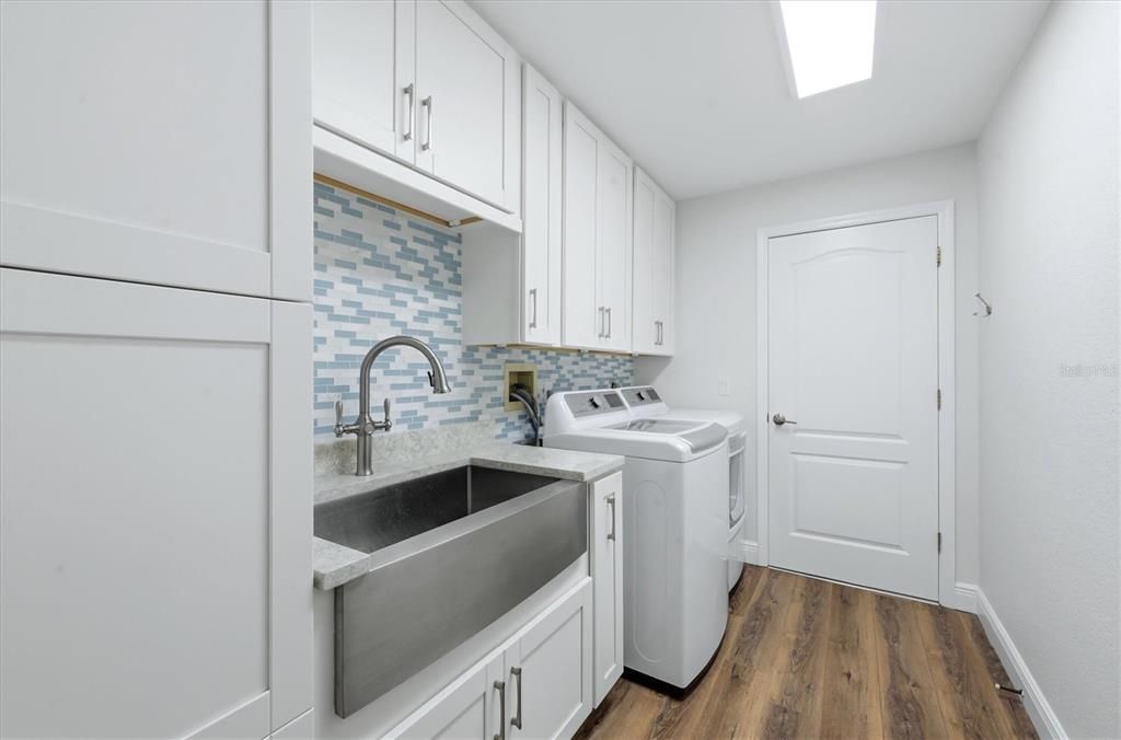 Active With Contract: $399,000 (2 beds, 2 baths, 2029 Square Feet)