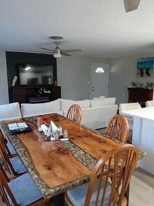En Venta: $575,000 (3 camas, 3 baños, 1344 Pies cuadrados)