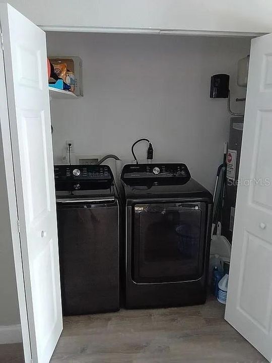 En Venta: $575,000 (3 camas, 3 baños, 1344 Pies cuadrados)