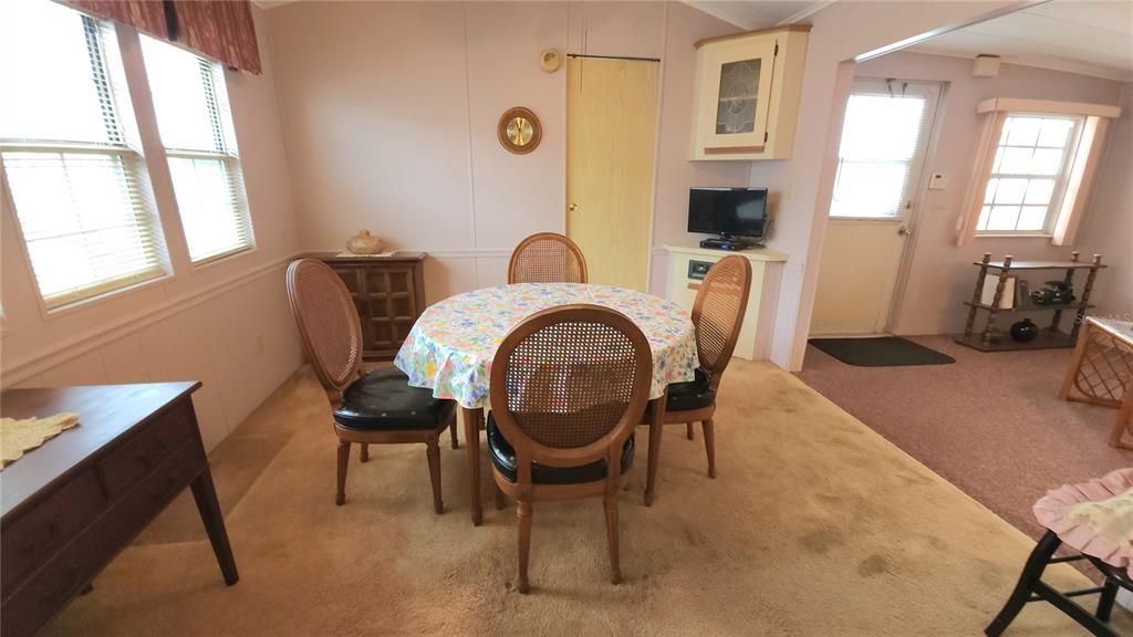 На продажу: $90,000 (2 спален, 1 ванн, 800 Квадратных фут)
