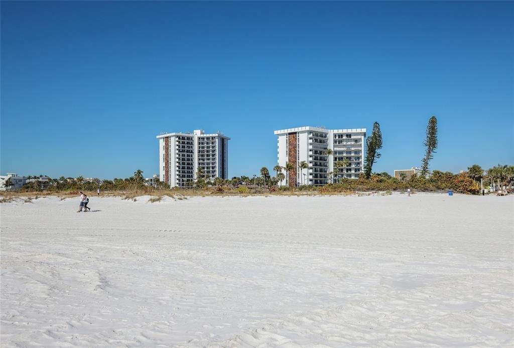 Active With Contract: $1,250,000 (2 beds, 2 baths, 1351 Square Feet)