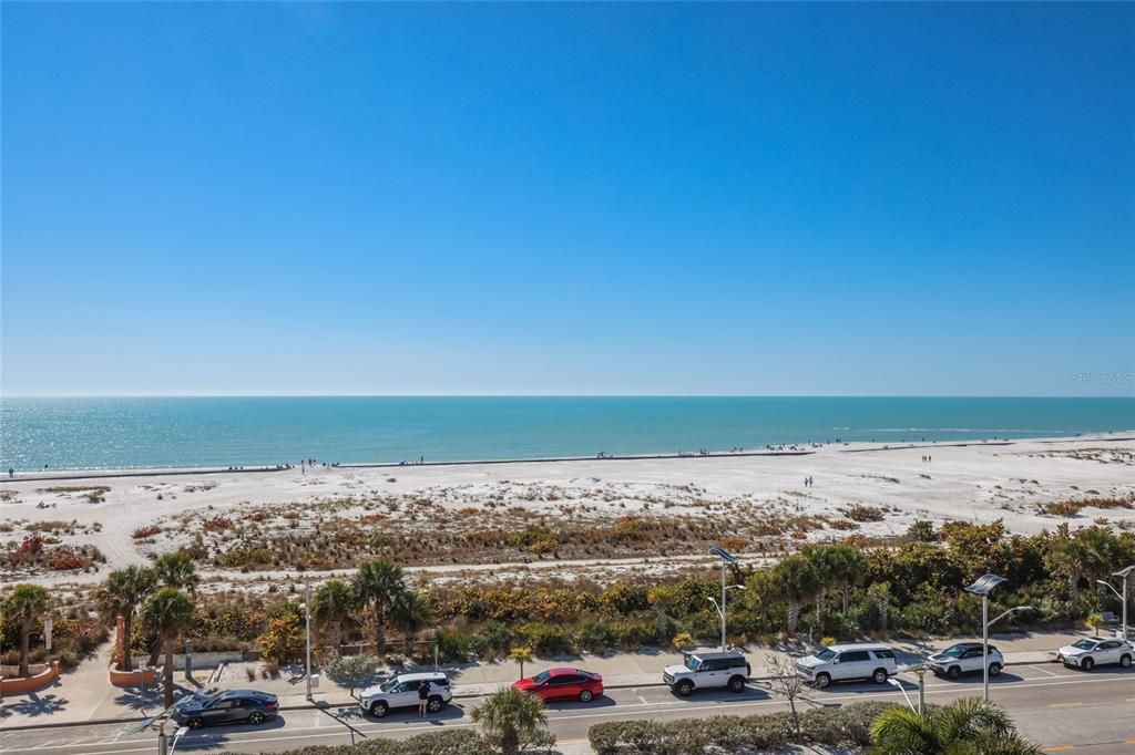 Active With Contract: $1,250,000 (2 beds, 2 baths, 1351 Square Feet)