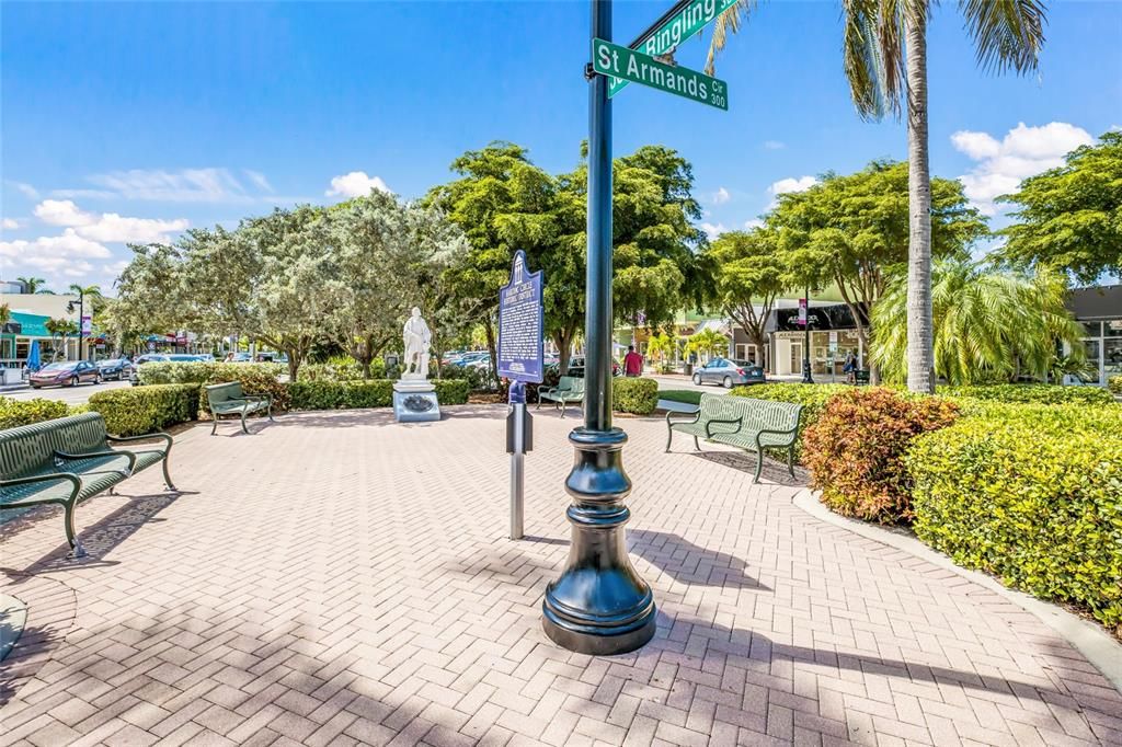 Active With Contract: $1,250,000 (2 beds, 2 baths, 1351 Square Feet)