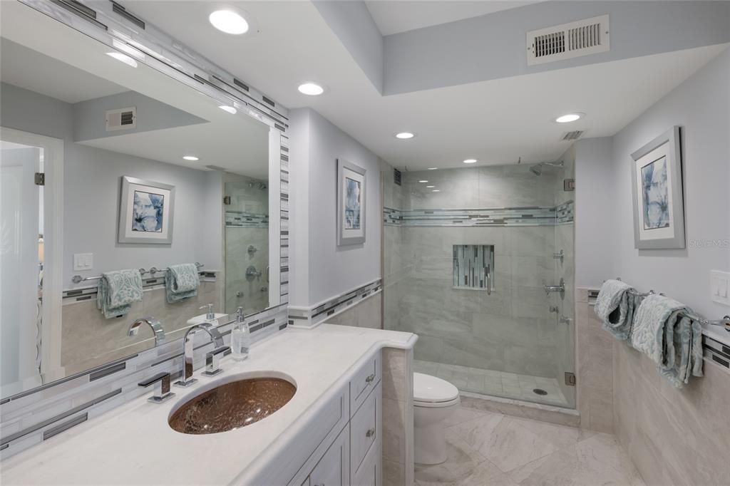 Active With Contract: $1,250,000 (2 beds, 2 baths, 1351 Square Feet)