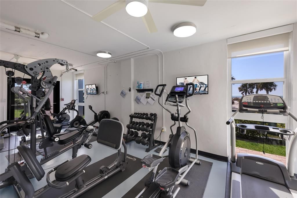 Active With Contract: $1,250,000 (2 beds, 2 baths, 1351 Square Feet)