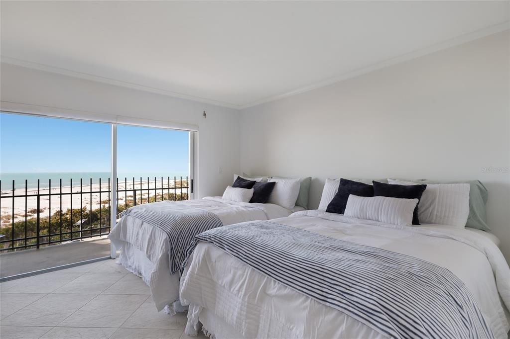 Active With Contract: $1,250,000 (2 beds, 2 baths, 1351 Square Feet)