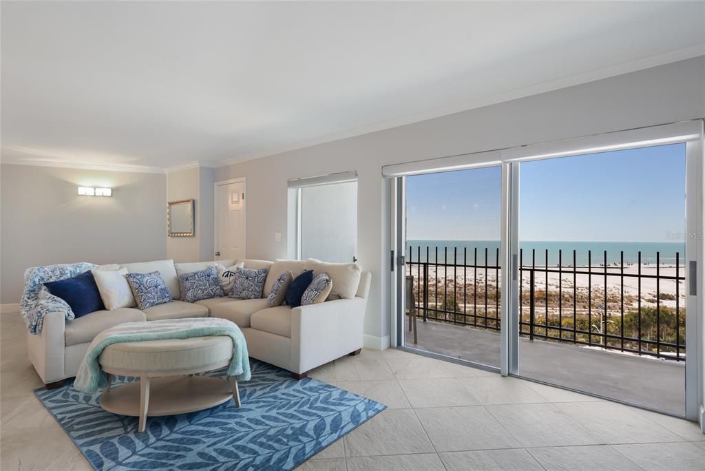 Active With Contract: $1,250,000 (2 beds, 2 baths, 1351 Square Feet)