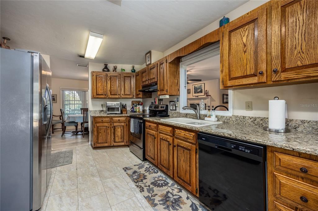 For Sale: $650,000 (3 beds, 2 baths, 1897 Square Feet)