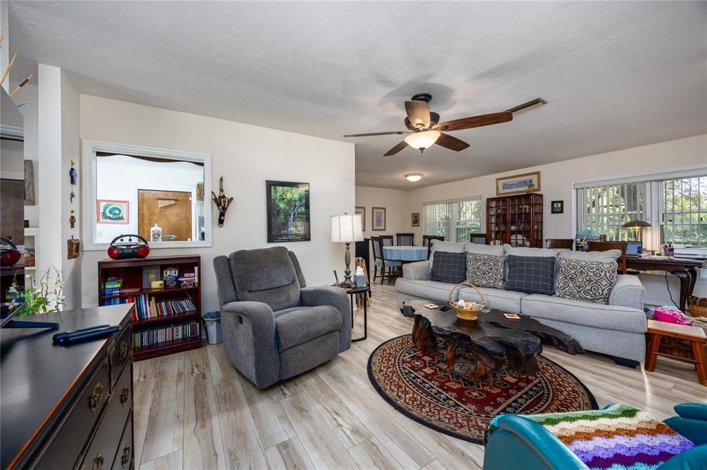 For Sale: $650,000 (3 beds, 2 baths, 1897 Square Feet)