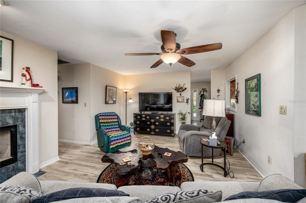For Sale: $650,000 (3 beds, 2 baths, 1897 Square Feet)