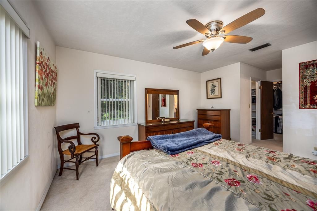 For Sale: $650,000 (3 beds, 2 baths, 1897 Square Feet)