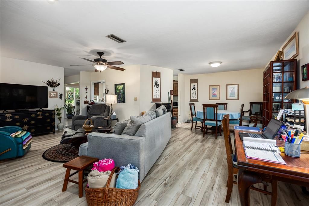 For Sale: $650,000 (3 beds, 2 baths, 1897 Square Feet)