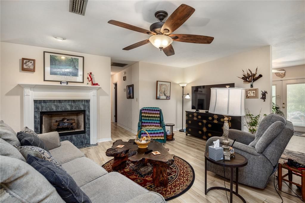 For Sale: $650,000 (3 beds, 2 baths, 1897 Square Feet)