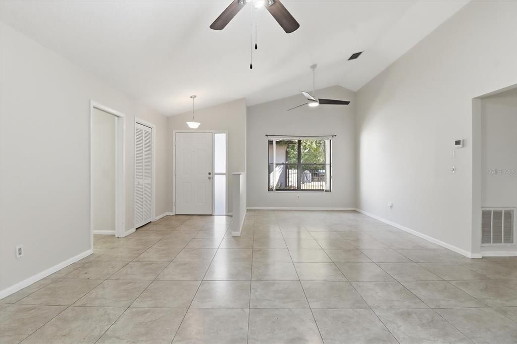 For Sale: $219,999 (2 beds, 2 baths, 1839 Square Feet)