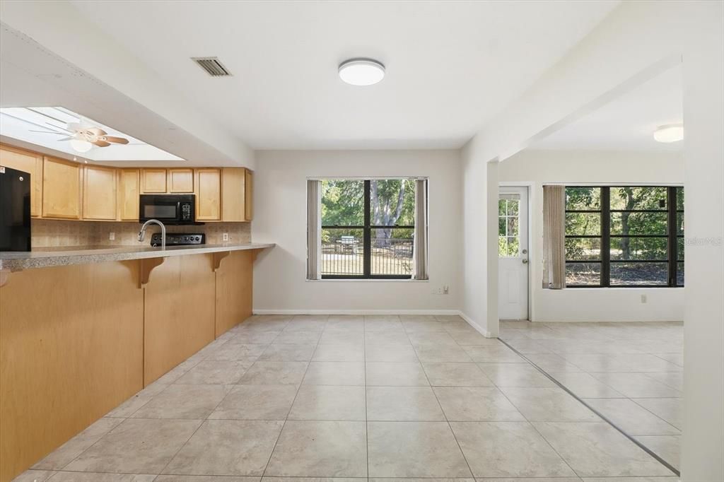 For Sale: $219,999 (2 beds, 2 baths, 1839 Square Feet)