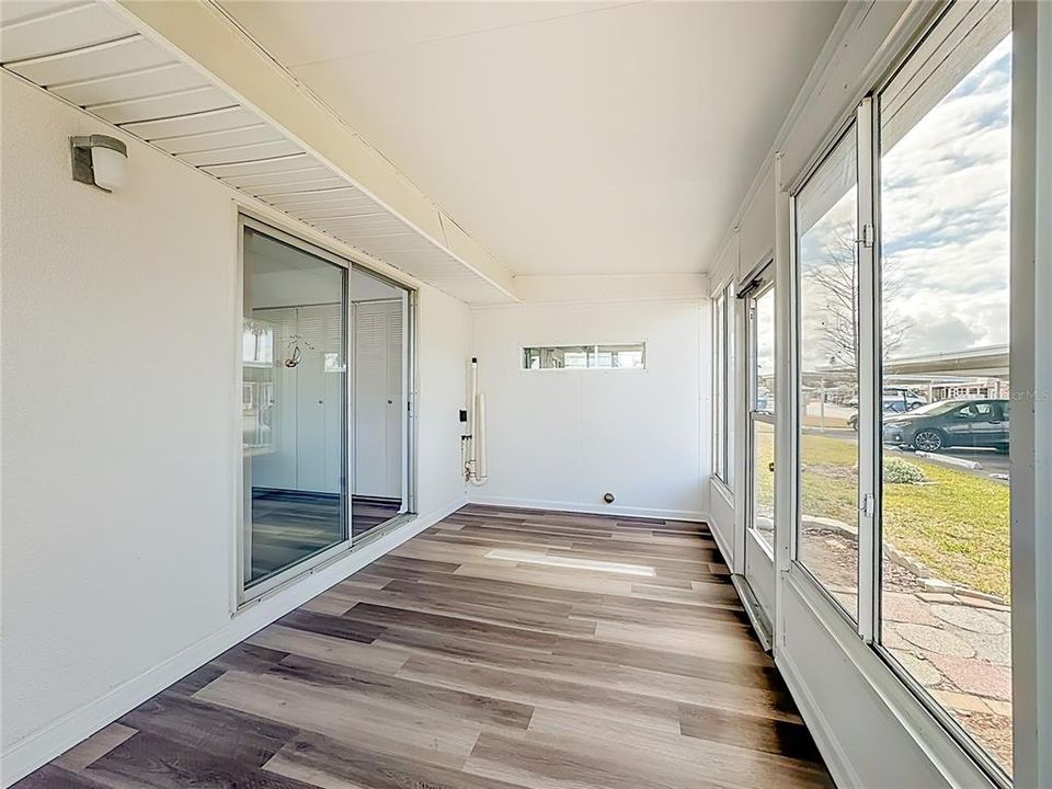For Sale: $98,000 (1 beds, 1 baths, 800 Square Feet)