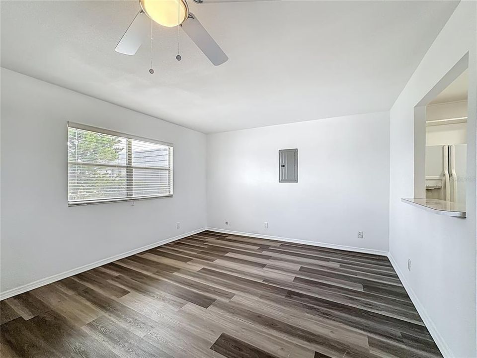 For Sale: $98,000 (1 beds, 1 baths, 800 Square Feet)