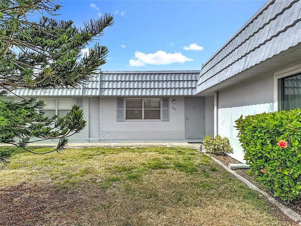 For Sale: $98,000 (1 beds, 1 baths, 800 Square Feet)