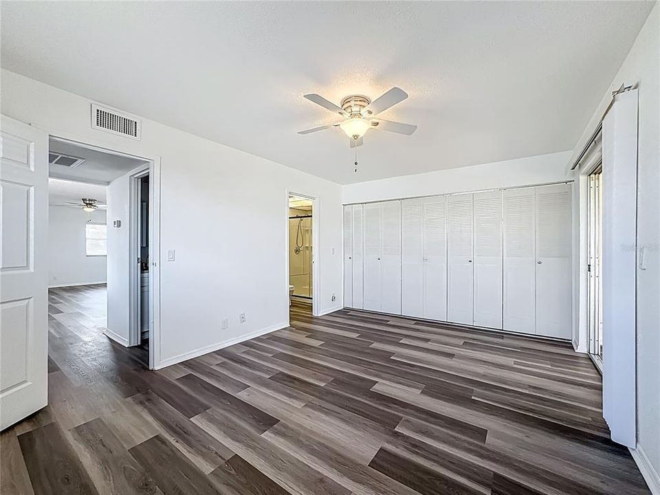 For Sale: $98,000 (1 beds, 1 baths, 800 Square Feet)
