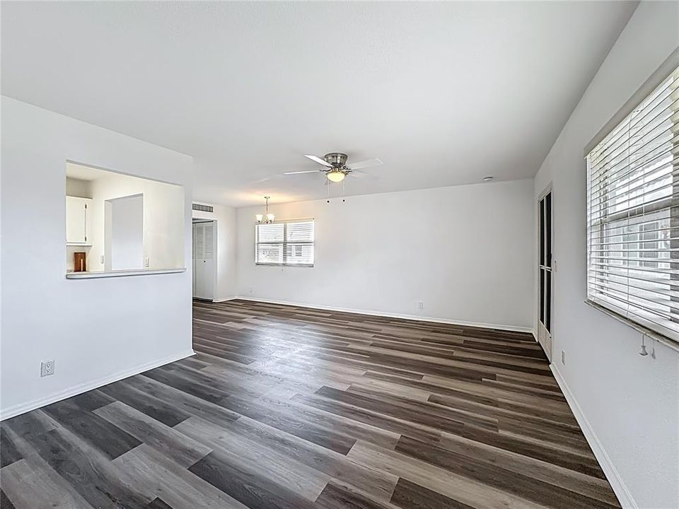 For Sale: $98,000 (1 beds, 1 baths, 800 Square Feet)