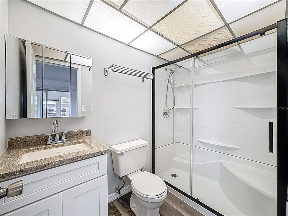 For Sale: $98,000 (1 beds, 1 baths, 800 Square Feet)