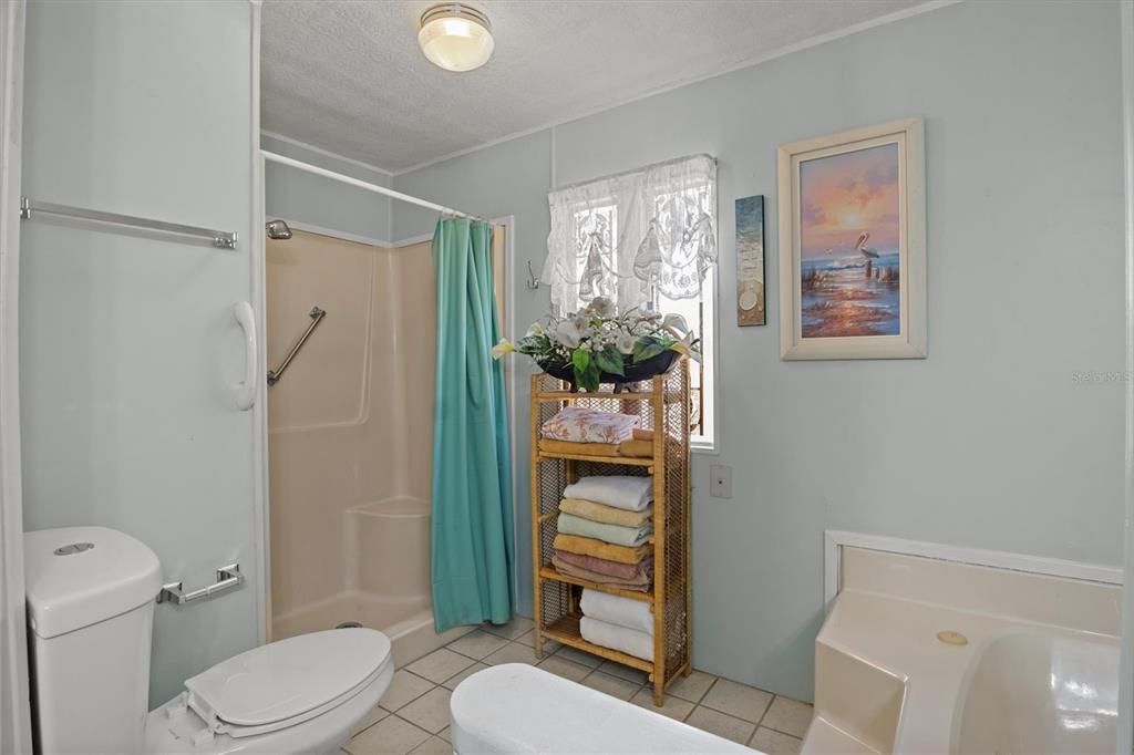 На продажу: $239,000 (2 спален, 2 ванн, 1790 Квадратных фут)