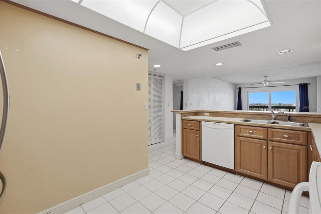 En Venta: $375,000 (2 camas, 2 baños, 1287 Pies cuadrados)