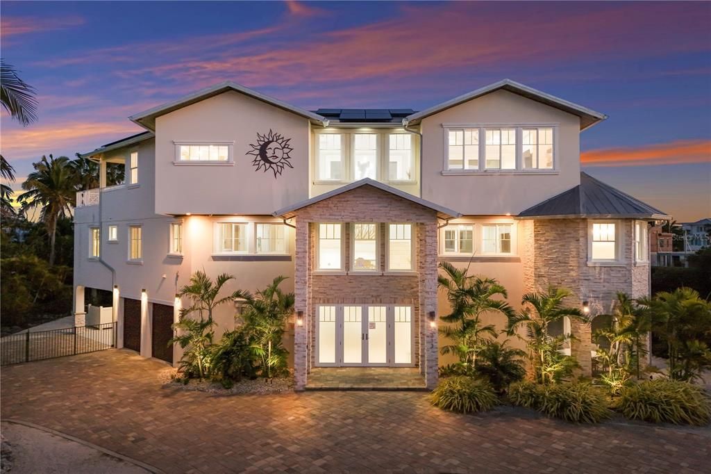 En Venta: $3,995,000 (4 camas, 3 baños, 3755 Pies cuadrados)
