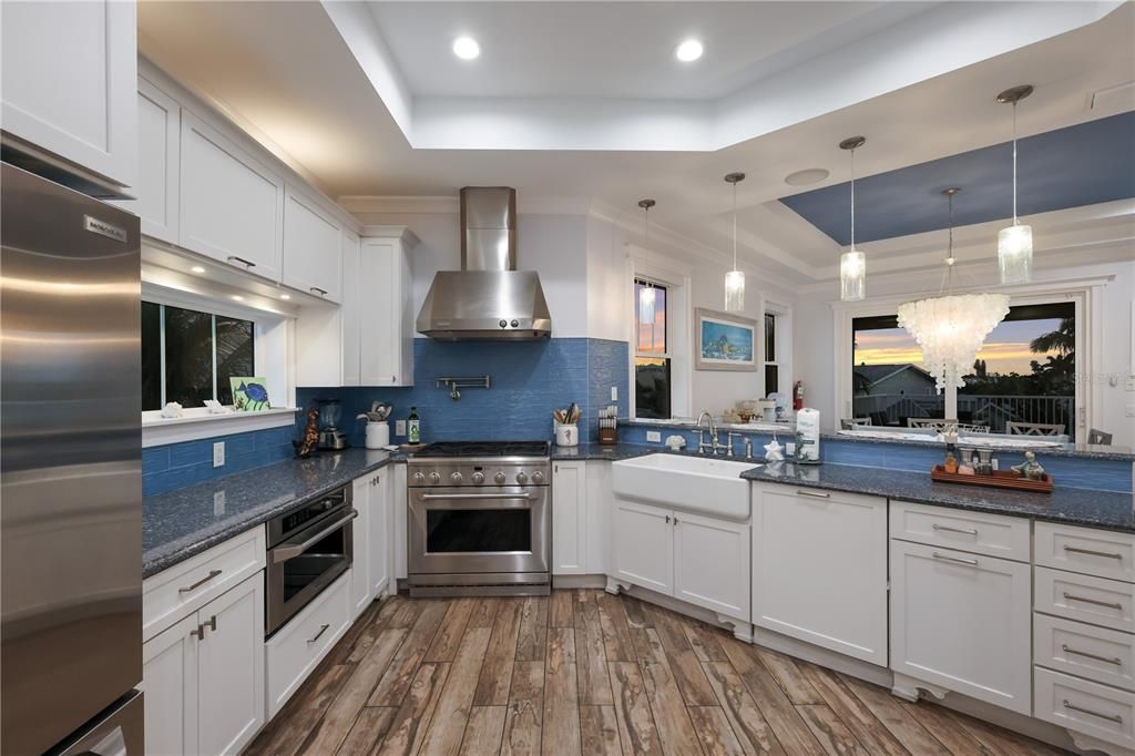 En Venta: $3,995,000 (4 camas, 3 baños, 3755 Pies cuadrados)