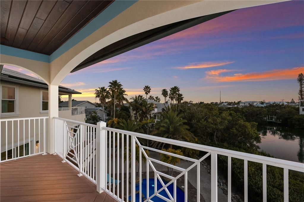 En Venta: $3,995,000 (4 camas, 3 baños, 3755 Pies cuadrados)