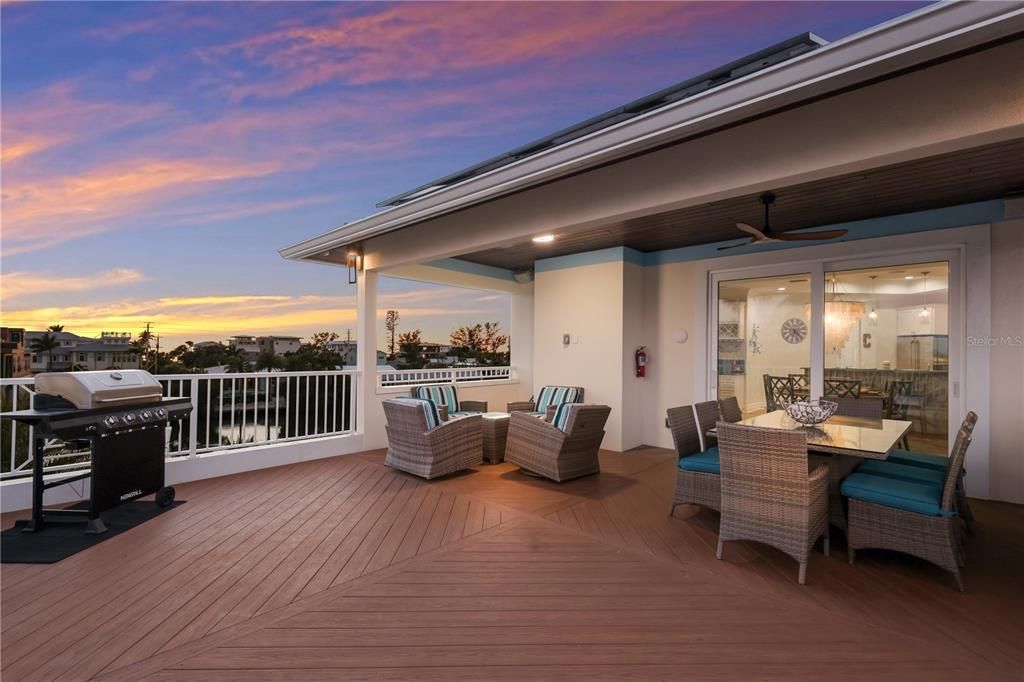 En Venta: $3,995,000 (4 camas, 3 baños, 3755 Pies cuadrados)