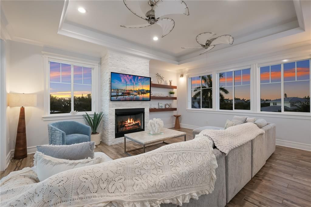 En Venta: $3,995,000 (4 camas, 3 baños, 3755 Pies cuadrados)