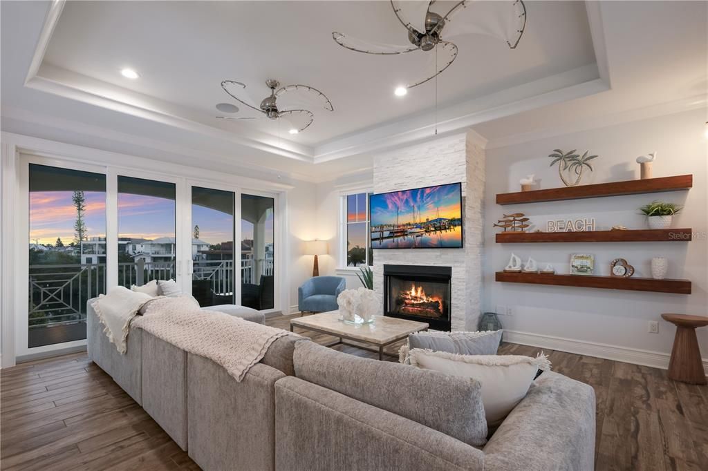 En Venta: $3,995,000 (4 camas, 3 baños, 3755 Pies cuadrados)