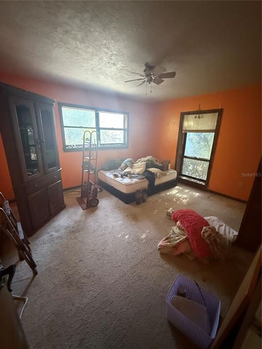 Activo con contrato: $199,900 (4 camas, 3 baños, 2593 Pies cuadrados)