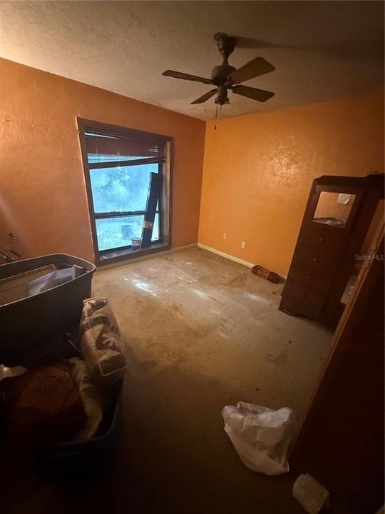 Activo con contrato: $199,900 (4 camas, 3 baños, 2593 Pies cuadrados)
