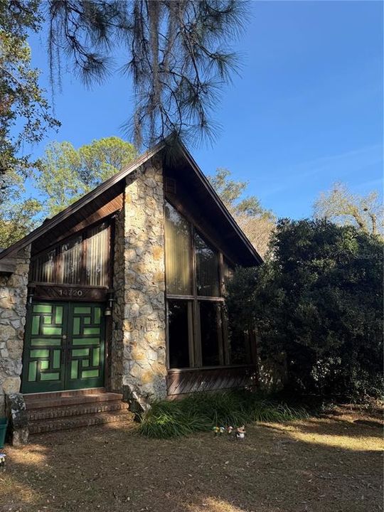 Activo con contrato: $199,900 (4 camas, 3 baños, 2593 Pies cuadrados)