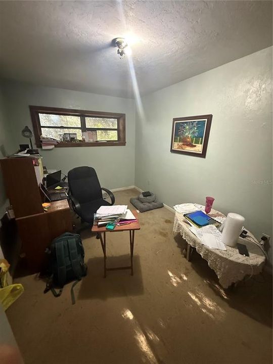 Activo con contrato: $199,900 (4 camas, 3 baños, 2593 Pies cuadrados)