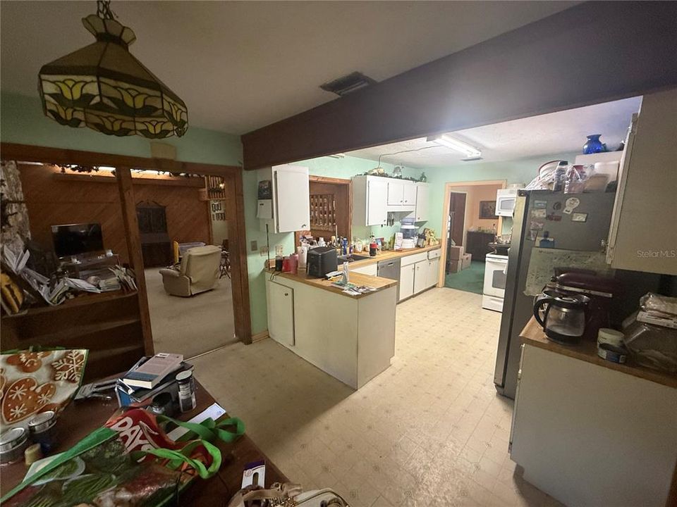 Activo con contrato: $199,900 (4 camas, 3 baños, 2593 Pies cuadrados)