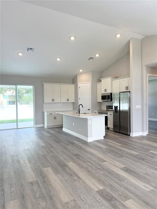Activo con contrato: $299,900 (3 camas, 2 baños, 1446 Pies cuadrados)