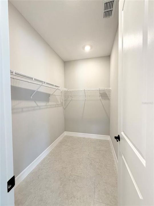 Activo con contrato: $299,900 (3 camas, 2 baños, 1446 Pies cuadrados)