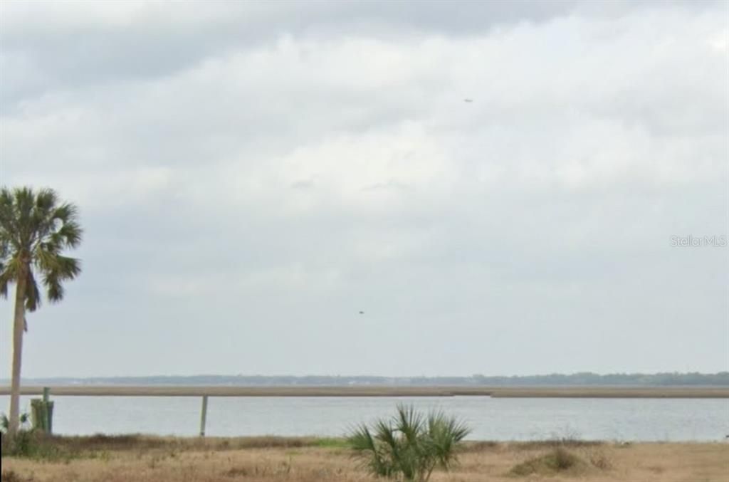 待售: $549,999 (1.30 acres)