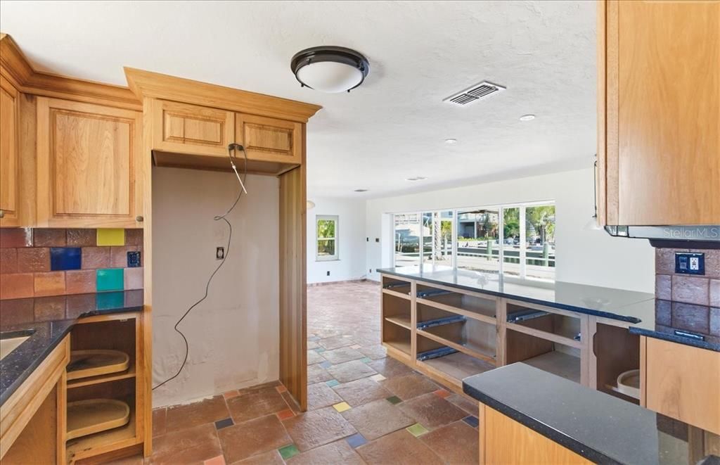 For Sale: $1,050,000 (2 beds, 2 baths, 1346 Square Feet)